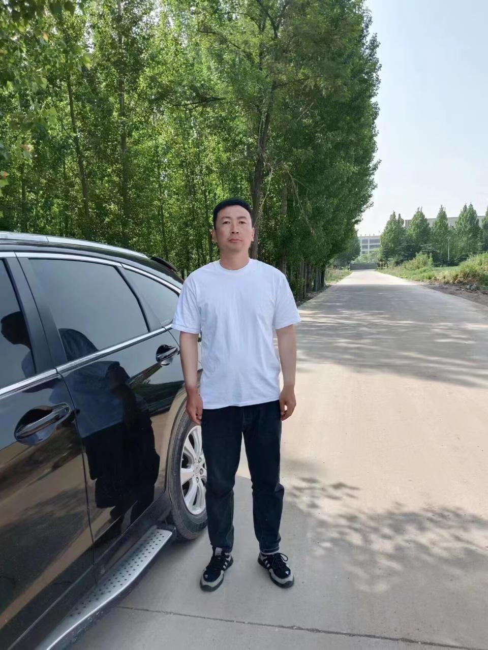 少年落水市民呼救,退伍消防战士上演专业救援(图2) 少年落水市民呼救,退伍消防战士上演专业救援(图2)