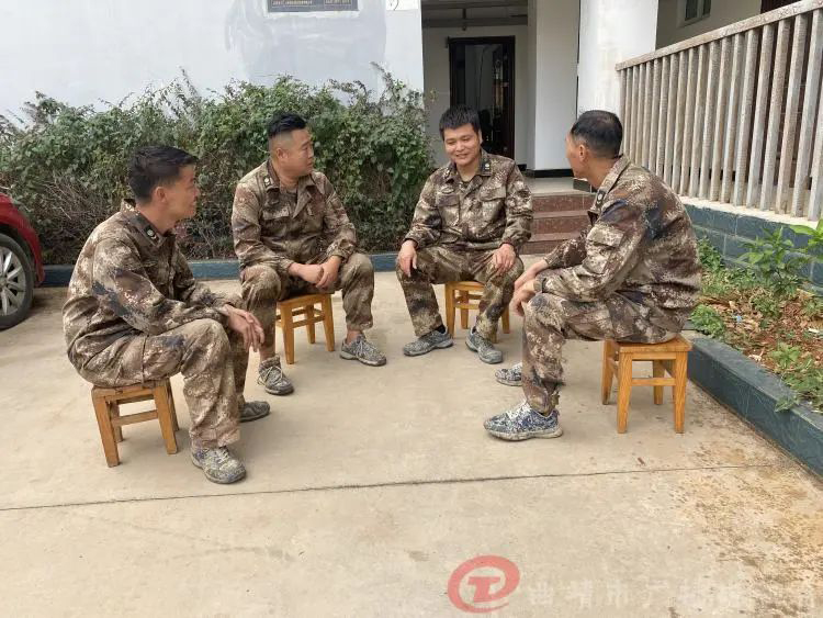 危急时刻显本色 退役军人只身救起五名落水群众(图2) 2223.jpeg