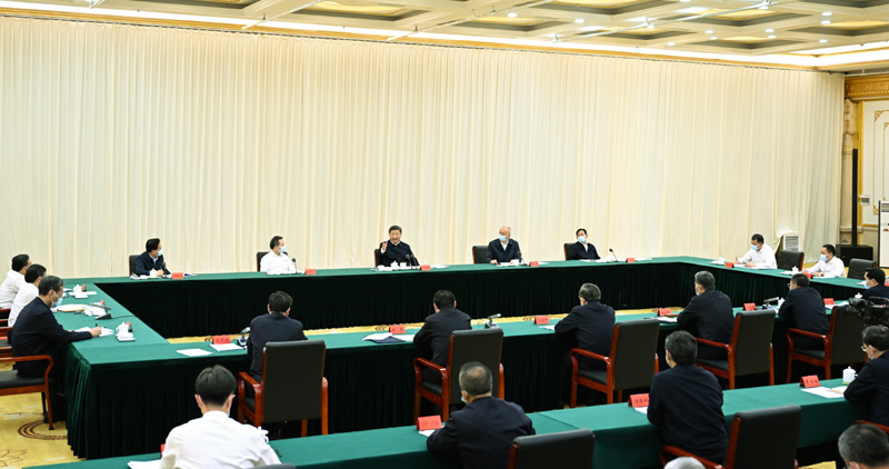 习近平在内蒙古巴彦淖尔考察并主持召开加强荒漠化综合防治和推进“三北”等重点生态工程建设座谈会(图9) 习近平在内蒙古巴彦淖尔考察并主持召开加强荒漠化综合防治和推进“三北”等重点生态工程建设座谈会(图9)