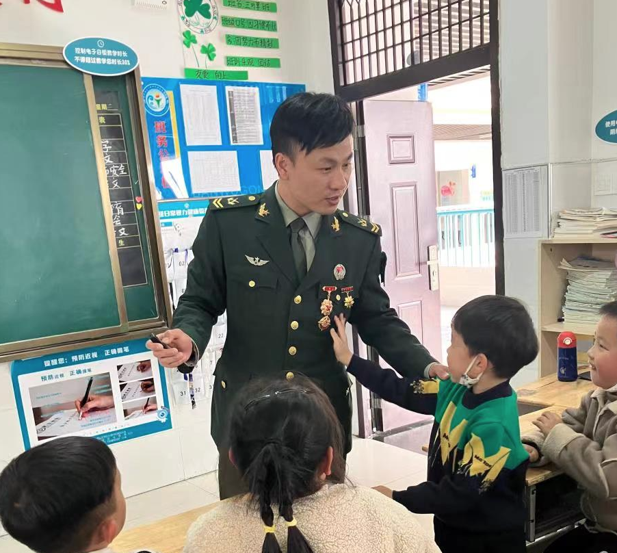 只因多看了一眼,这位退役军人救起溺水老人(图3) 截屏2023-06-21 21.46.01.png