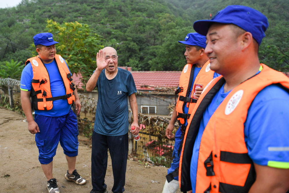 全力以赴打赢防汛抢险硬仗——华北、黄淮等地抗击汛情一线直击(图9) 全力以赴打赢防汛抢险硬仗——华北、黄淮等地抗击汛情一线直击(图9)
