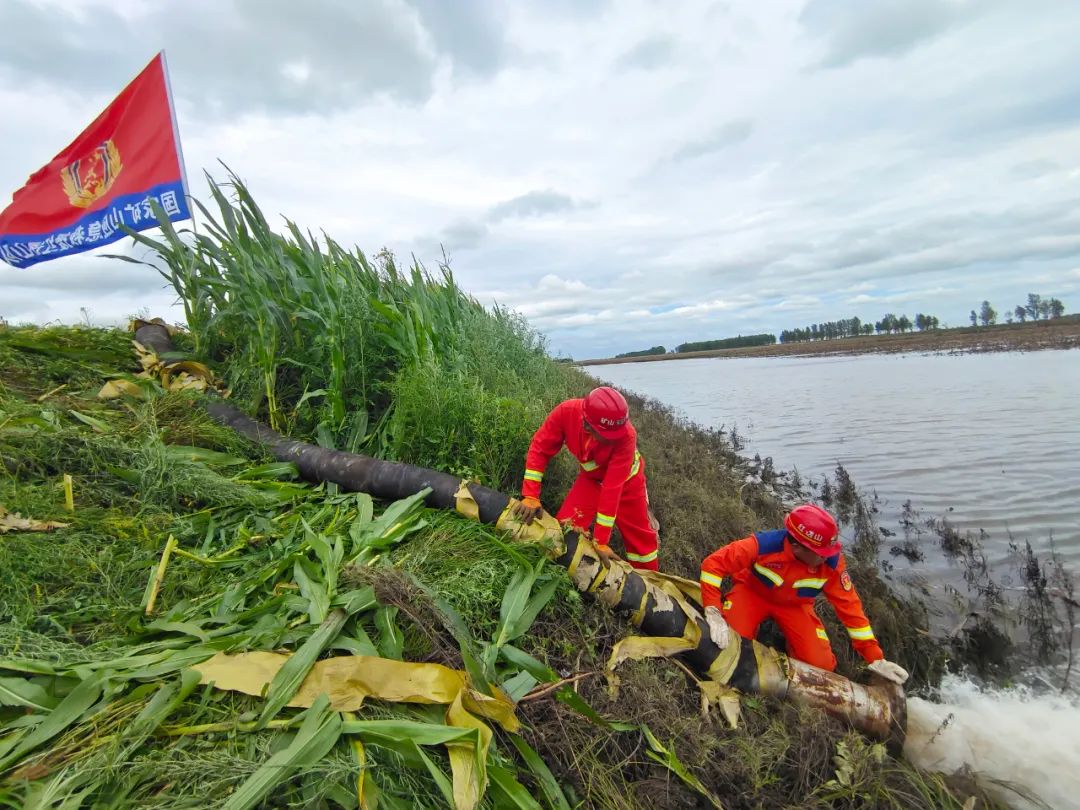 风雨同舟、众志成城!共筑防汛救灾守护家园的坚固防线(图8) 图片