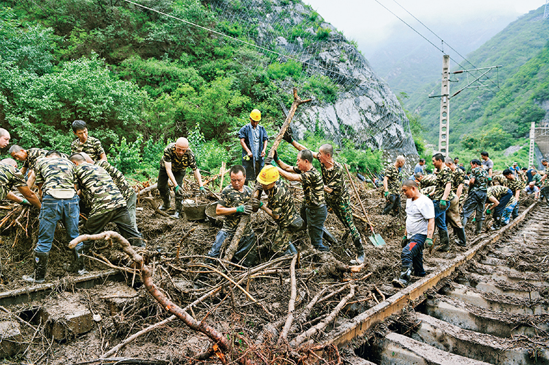 风雨同舟 人民至上(图2) 风雨同舟 人民至上(图2)