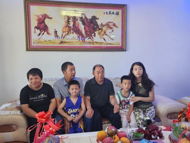 四川省渠县一名退役军人勇救两名落水儿童(图3) 四川省渠县一名退役军人勇救两名落水儿童(图3)