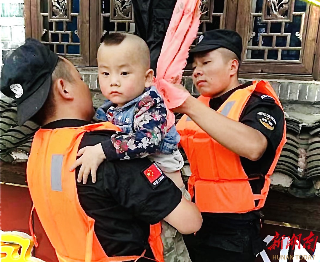 最美退役军人|张宝:忠诚铸警魂 铁肩守平安(图5) 最美退役军人|张宝:忠诚铸警魂 铁肩守平安(图5)