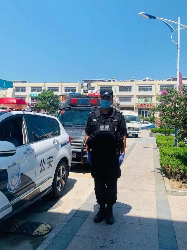 路遇危难该出手时就出手,退役军人刘进欣黑夜跳海勇救落水男子(图1) 路遇危难该出手时就出手,退役军人刘进欣黑夜跳海勇救落水男子(图1)