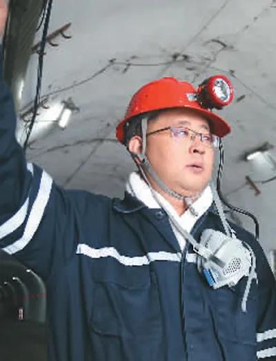 救民于水火,助民于危难,给人民以力量,应急管理人时刻准备着——做忠诚卫士 护万家安宁(图2) 救民于水火,助民于危难,给人民以力量,应急管理人时刻准备着——做忠诚卫士 护万家安宁(图2)