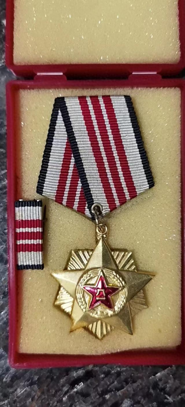 惊险!退役军人接力潜水救起溺水男子(图1) 惊险!退役军人接力潜水救起溺水男子(图1)