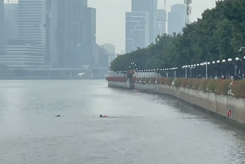 5℃跳江救人,火上热搜的他,是咱退役军人!(图2) 20220224.2.png