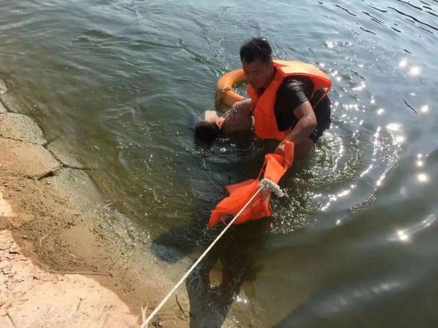 见义勇为冲在前,他们都是退役军人(图2) 见义勇为冲在前,他们都是退役军人(图2)