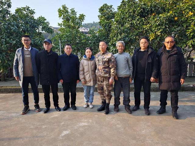 勇救两名落水儿童 四川富顺退役军人在广元苍溪创业见义勇为在当地传为佳话(图1) 勇救两名落水儿童 四川富顺退役军人在广元苍溪创业见义勇为在当地传为佳话(图1)