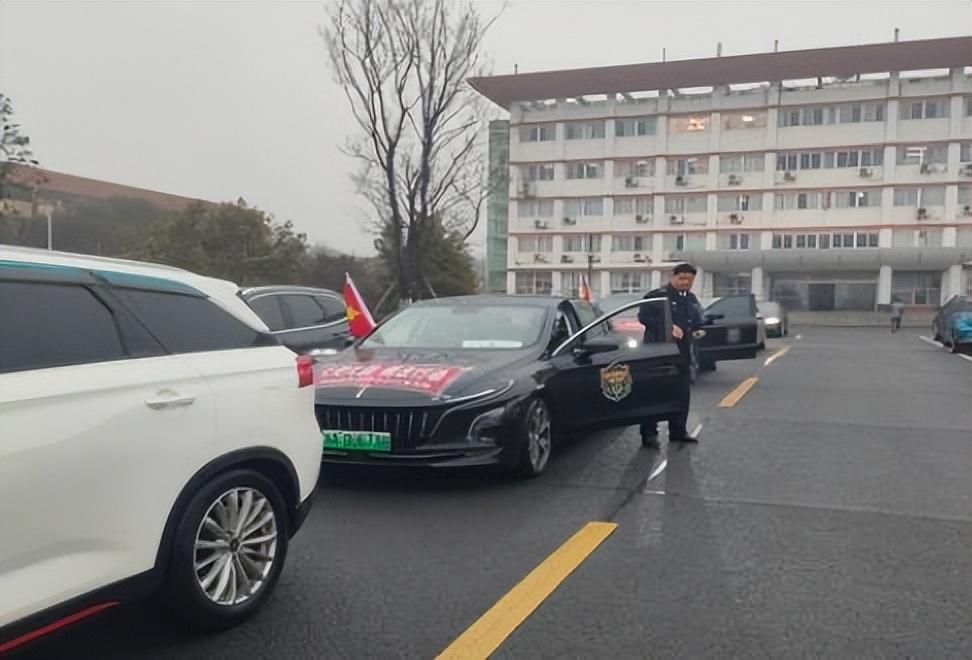 国际应急救援中心江苏总队走访南京溧水东屏街道困难户(图2) 国际应急救援中心江苏总队走访南京溧水东屏街道困难户(图2)