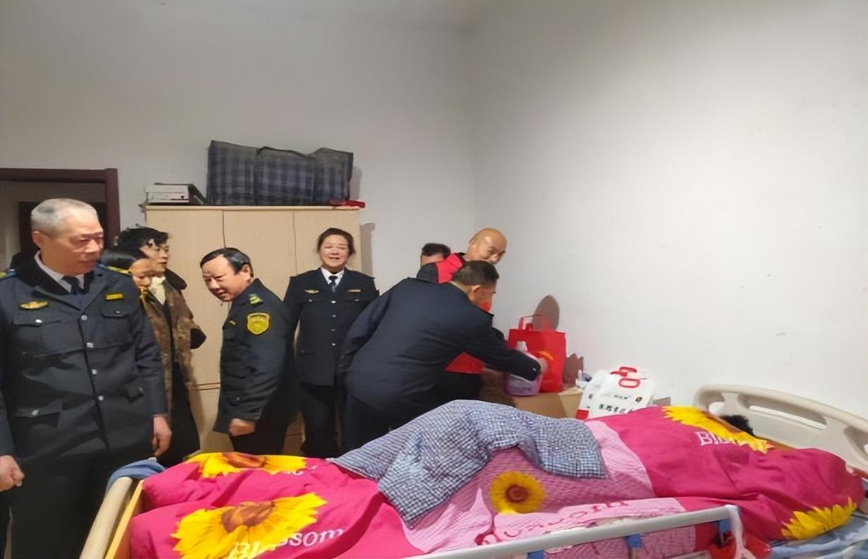 国际应急救援中心江苏总队走访南京溧水东屏街道困难户(图5) 国际应急救援中心江苏总队走访南京溧水东屏街道困难户(图5)