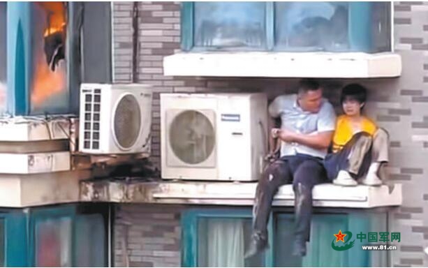 退役军人邓彦勇:“我是退役军人,救人要放在第一位”(图1) 退役军人邓彦勇:“我是退役军人,救人要放在第一位”(图1)