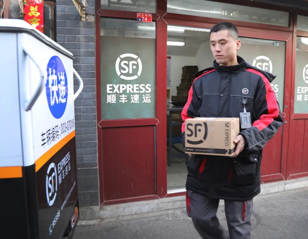 这些年,总书记这样关心关怀劳动者(图4) 这些年,总书记这样关心关怀劳动者(图4)