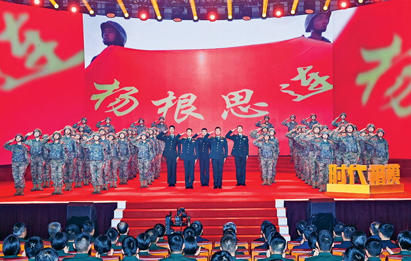“像老连长那样冲锋！” ——践行“三个不相信”英雄宣言的新时代传人(图1)