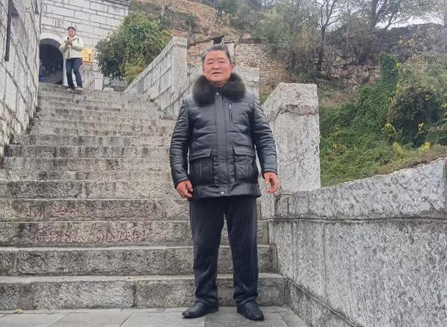 行走的“守护神”!退役老兵王健39年勇救50余人(图1) 行走的“守护神”!退役老兵王健39年勇救50余人(图1)