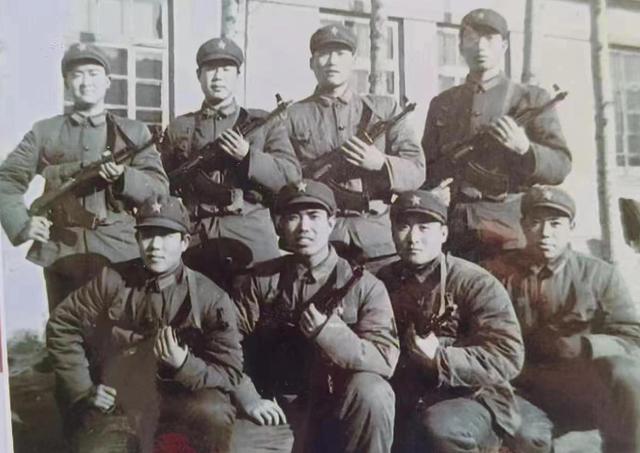 行走的“守护神”!退役老兵王健39年勇救50余人(图2) 行走的“守护神”!退役老兵王健39年勇救50余人(图2)