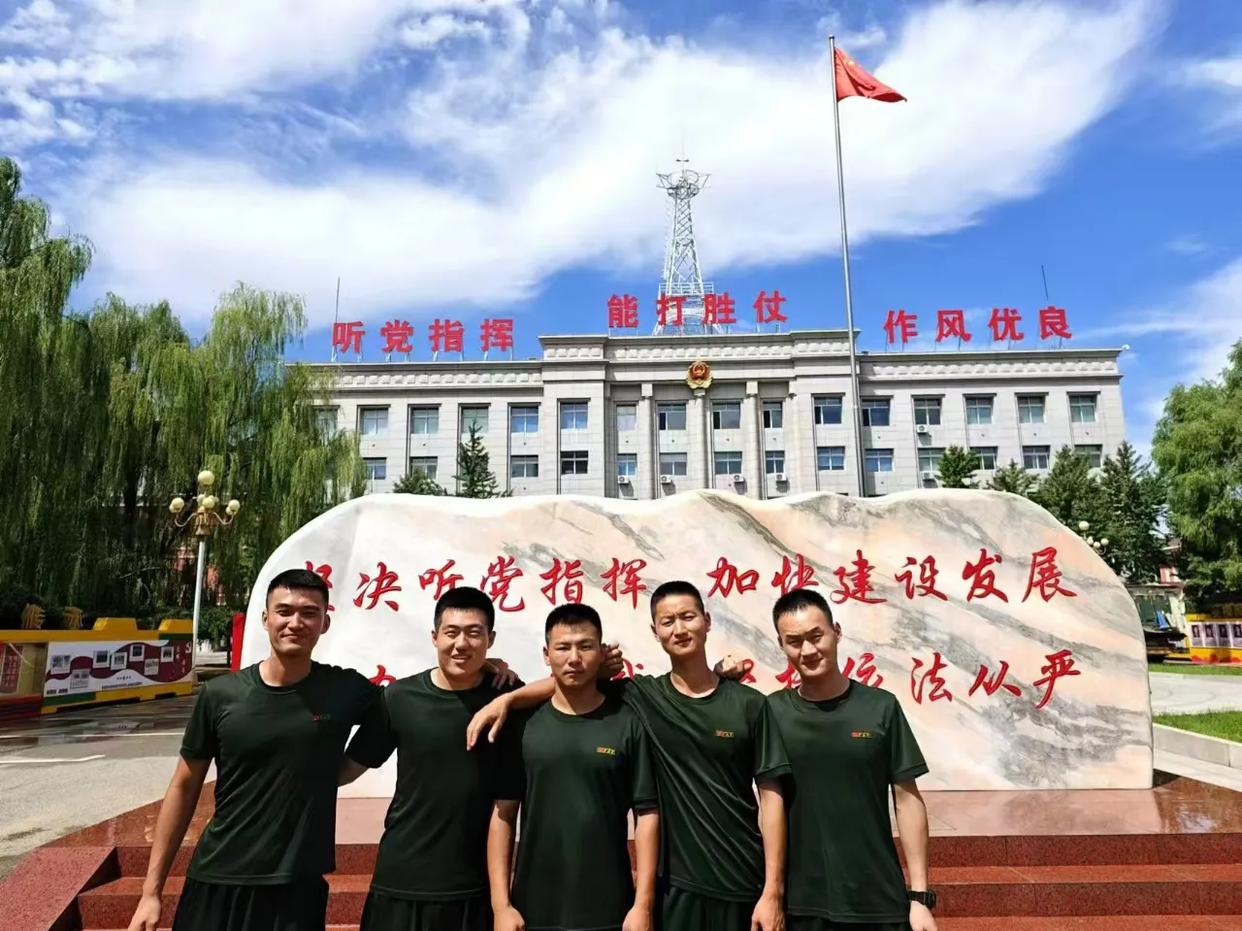 川南江退役大学生士兵勇救跳河轻生女子,当地正为其申报“见义勇为”(图3) 川南江退役大学生士兵勇救跳河轻生女子,当地正为其申报“见义勇为”(图3)