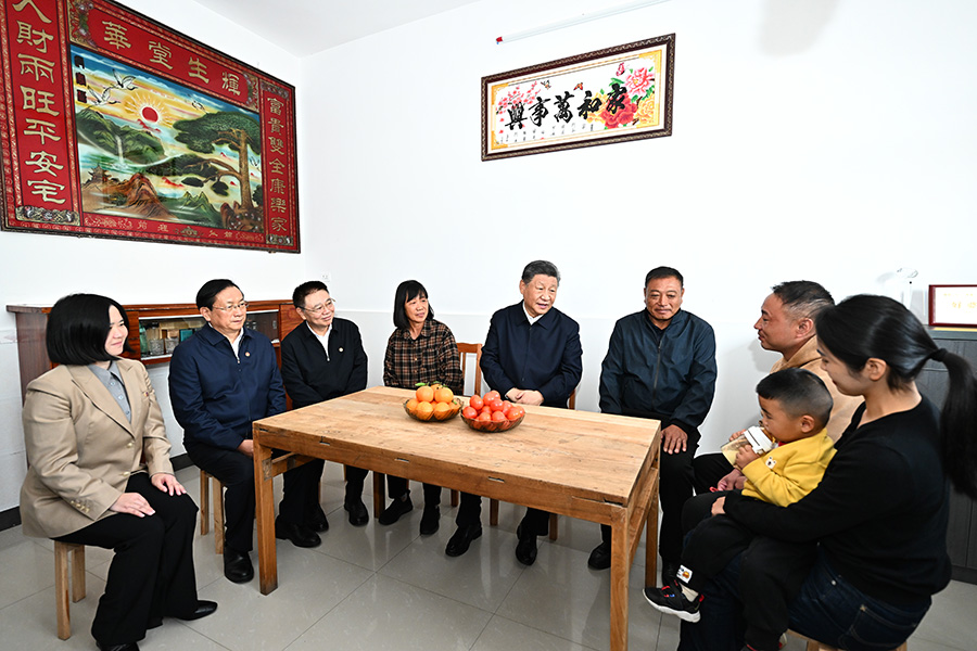 学习进行时丨习近平总书记的“板凳座谈会”(图9)