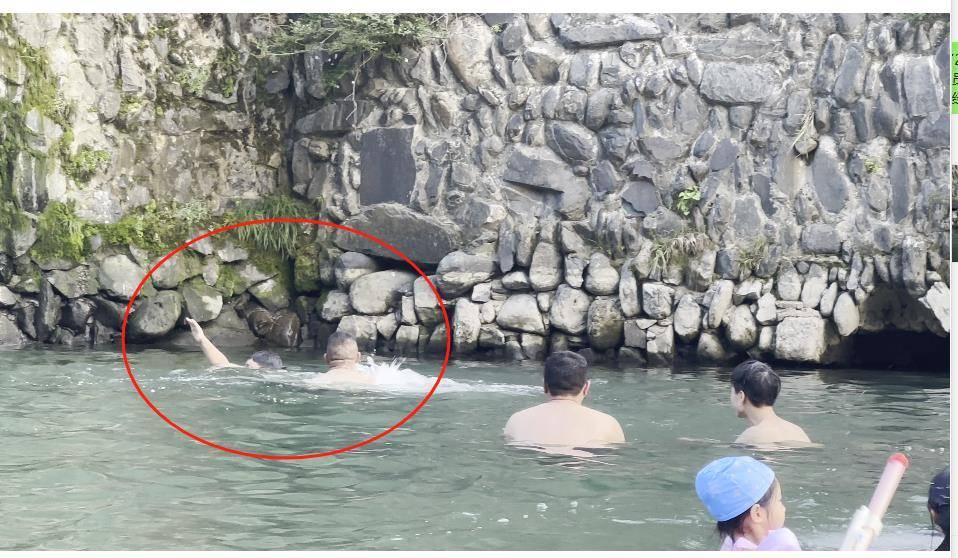 扛住400多斤的下沉重量!湖北通城老兵勇救两名溺水青年(图1) 扛住400多斤的下沉重量!湖北通城老兵勇救两名溺水青年(图1)