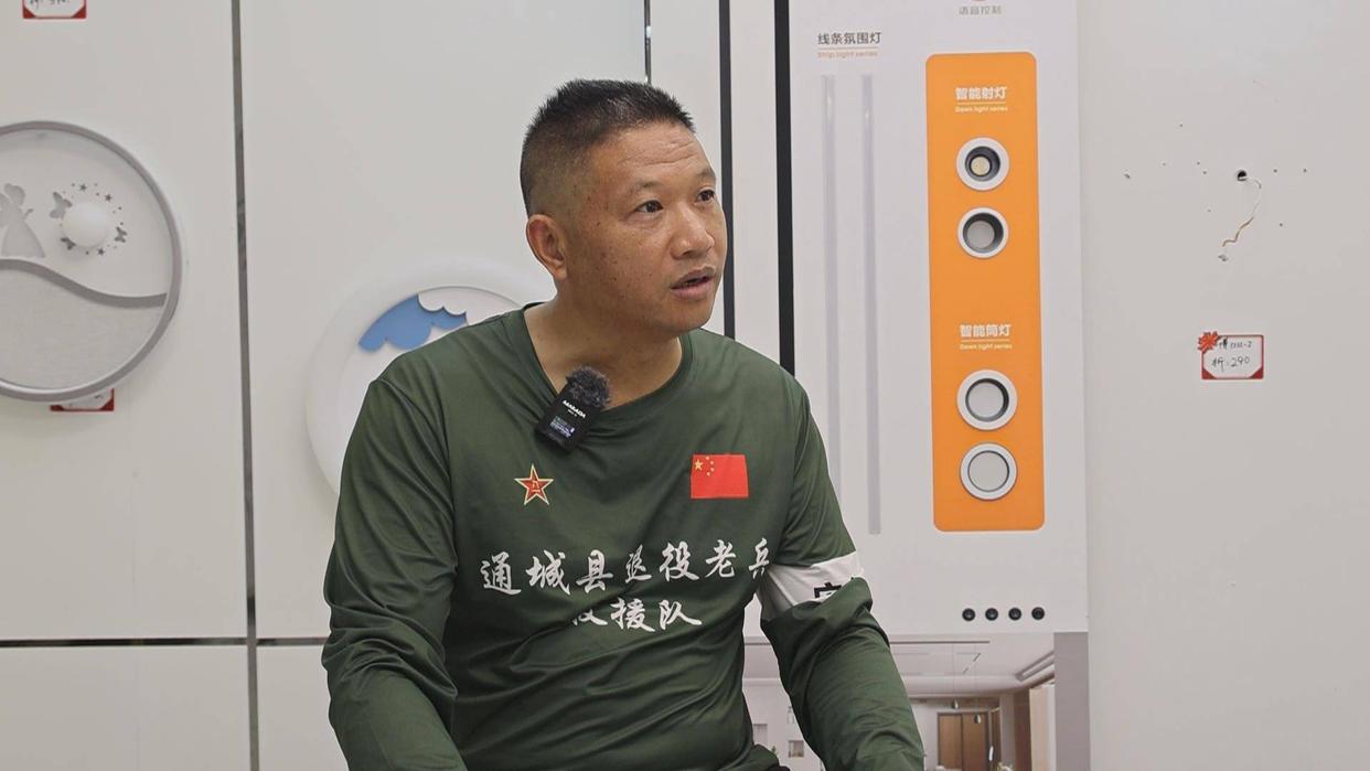 扛住400多斤的下沉重量!湖北通城老兵勇救两名溺水青年(图3) 扛住400多斤的下沉重量!湖北通城老兵勇救两名溺水青年(图3)