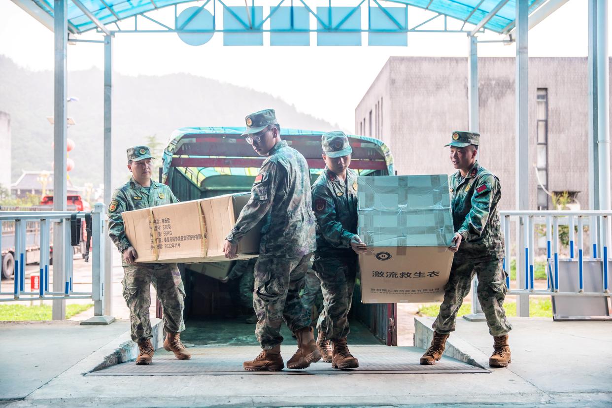 退伍不褪色!退役军人助力搭建救灾“物资生命线”(图1) 退伍不褪色!退役军人助力搭建救灾“物资生命线”(图1)