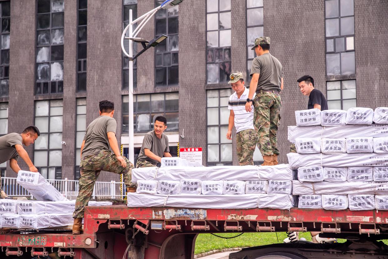 退伍不褪色!退役军人助力搭建救灾“物资生命线”(图6) 退伍不褪色!退役军人助力搭建救灾“物资生命线”(图6)