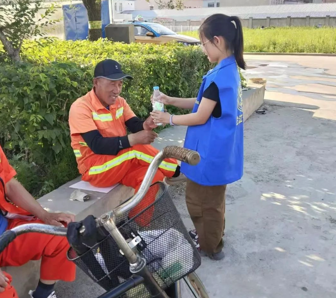 清凉夏日里的温暖传递(图2) 屏幕快照 2025-07-08 11.03.00.png